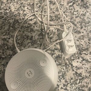 Hash White Bluetooth baby noise machine